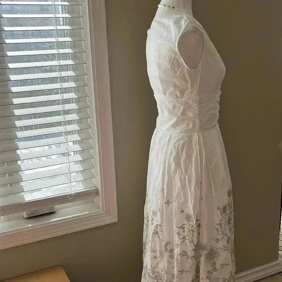 [42]Zarina White Embroidered Sleeveless Pull  Over Mid Dress with Side zipper - Picture 8 of 14